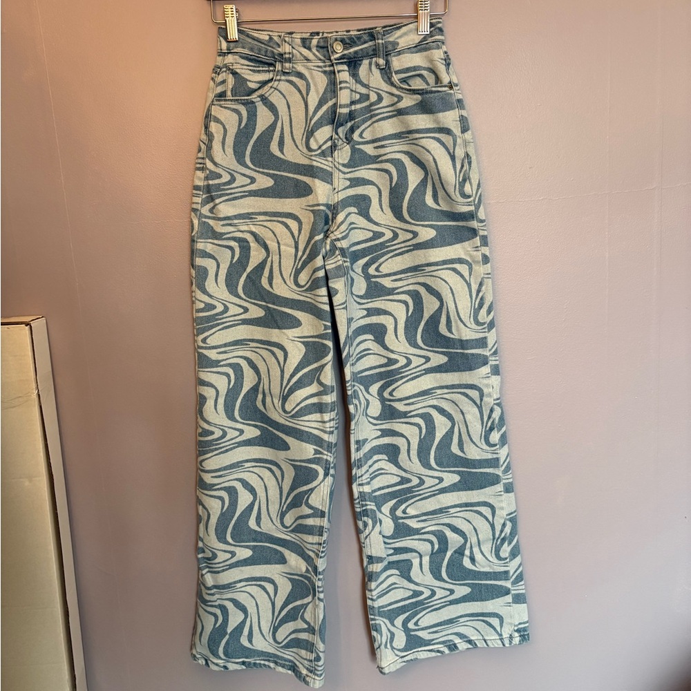 SO brand High-waisted wide-leg blue jeans unique swirl print. Size: 3 /‎ 26w